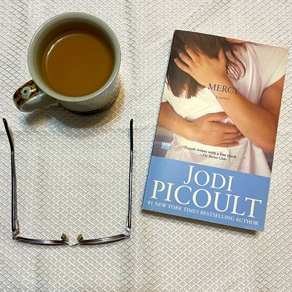 BOOK: 𝑀𝐸𝑅𝐶𝑌 by Jodi Picoult